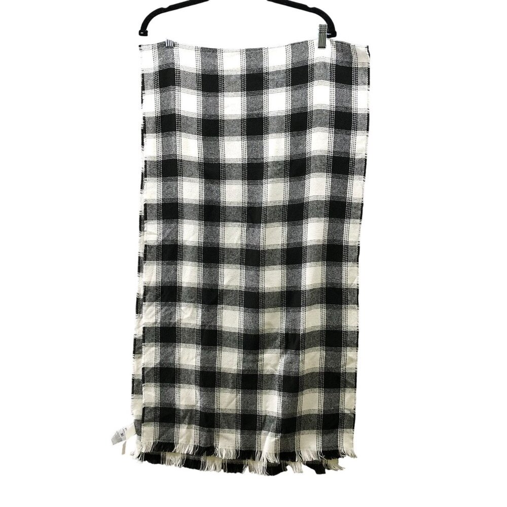 NWT Gap Fringe Winter Scarf Shawl Rectangle‎ White Black Buffalo Plaid Womens